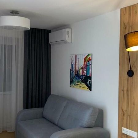 Пр Поля 110 Апартаменты Dnipro Exterior foto